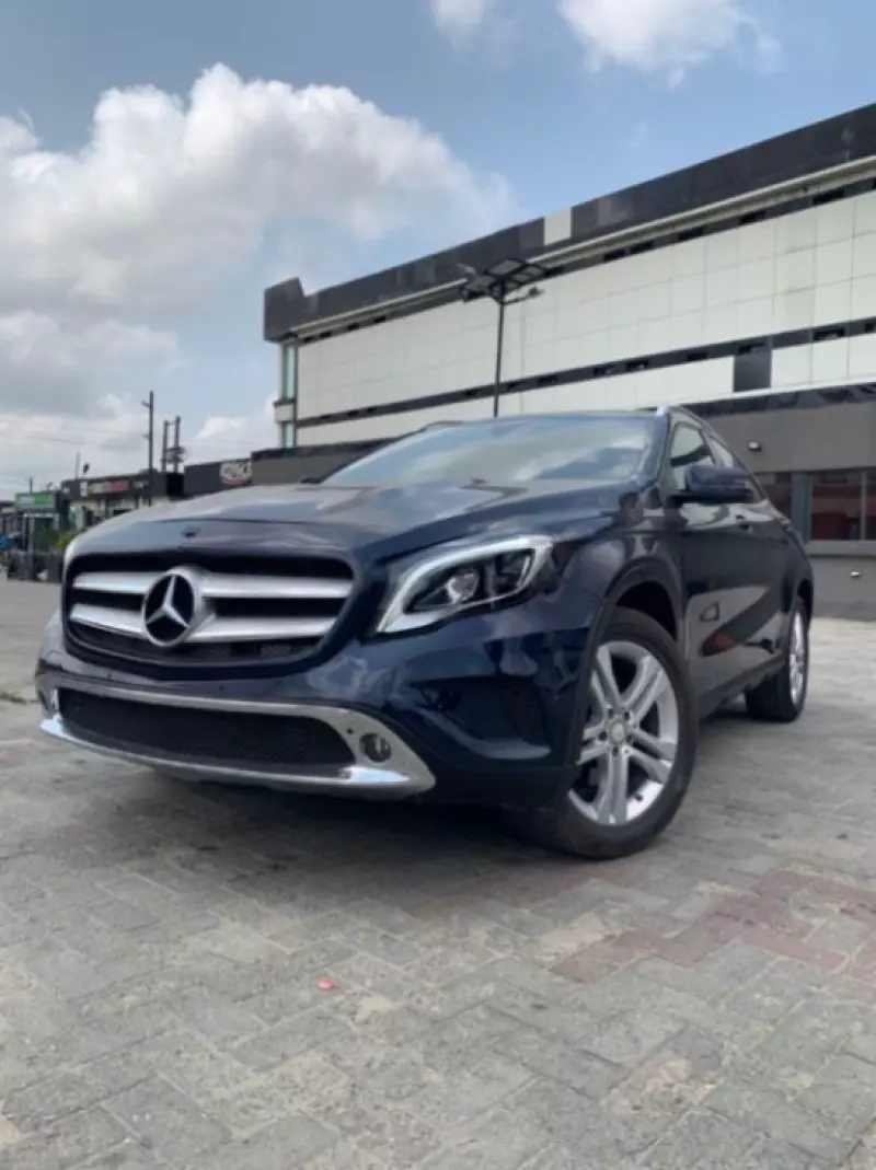 Mercedes-Benz GLA-Class   - 2017