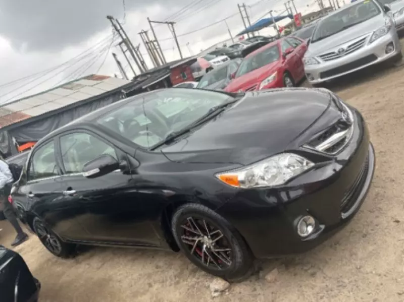Toyota corolla   - 2012