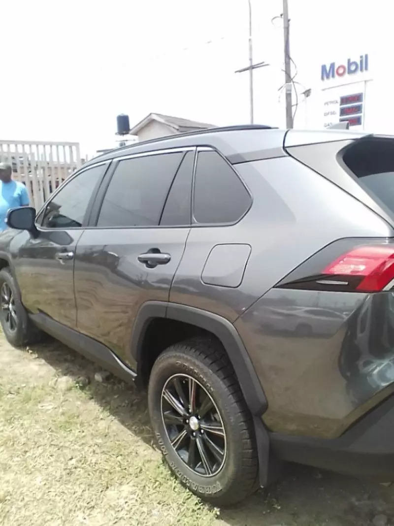 Toyota RAV4   - 2021