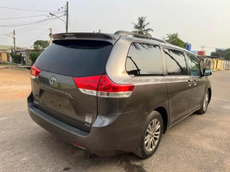 Toyota Sienna