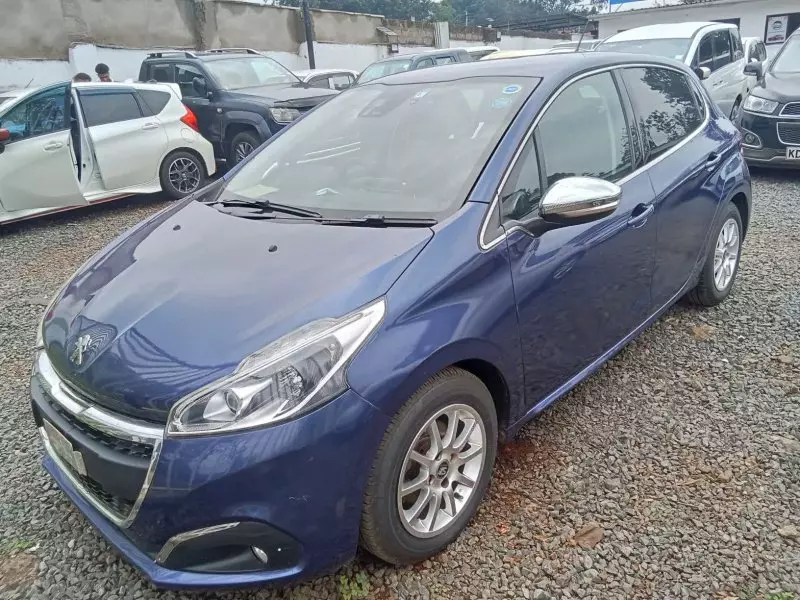 Peugeot 208   - 2016