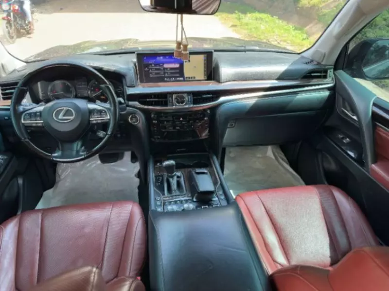 Lexus 570   - 2019