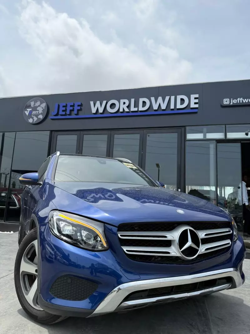 Mercedes-Benz GLC 300   - 2017