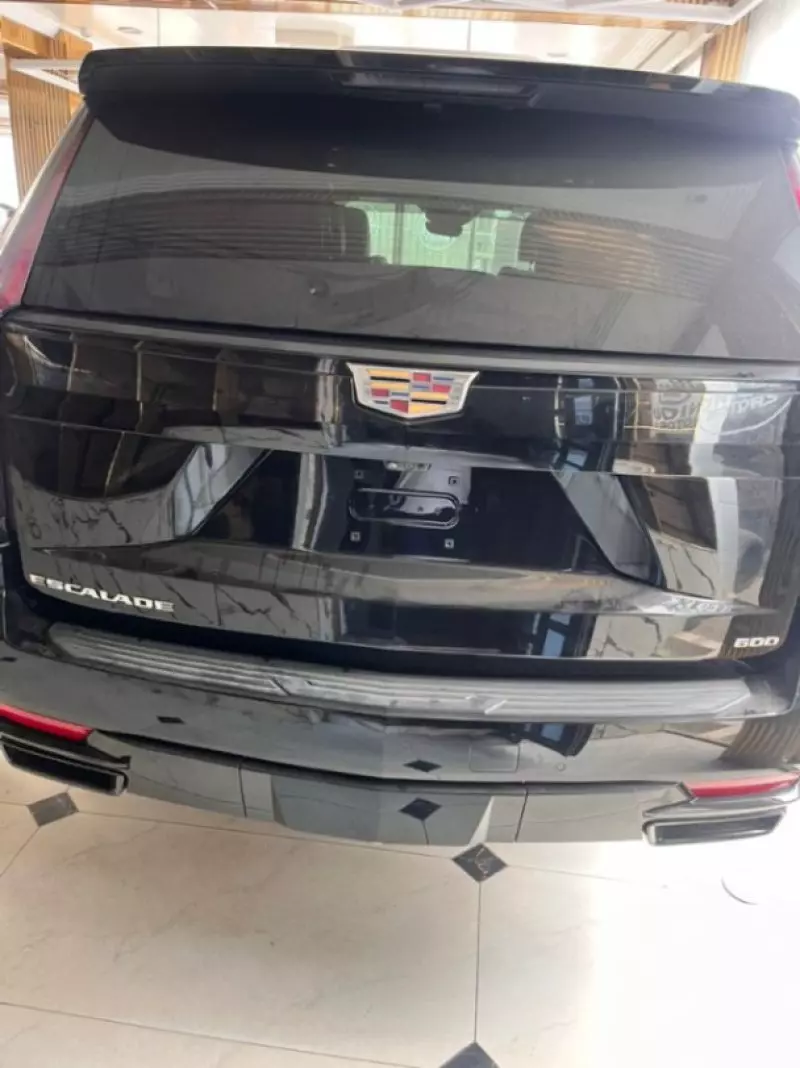 Cadillac Escalade   - 2021