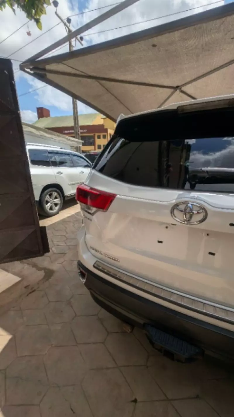 Toyota Highlander   - 2018