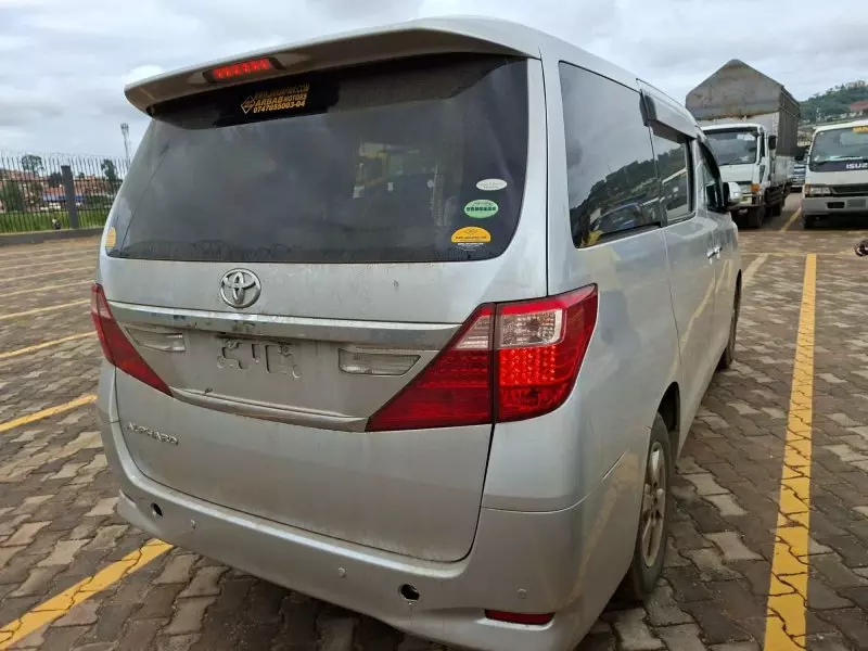 Toyota Alphard   - 2013