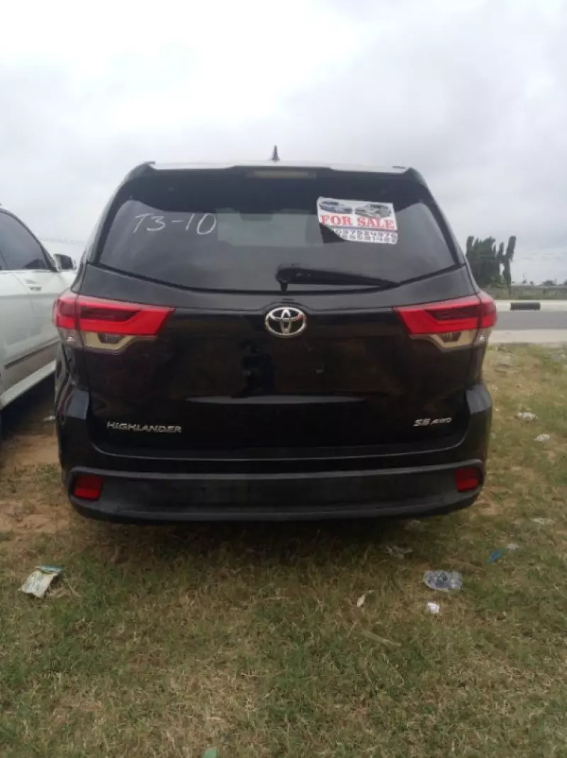 Toyota Highlander   - 2017
