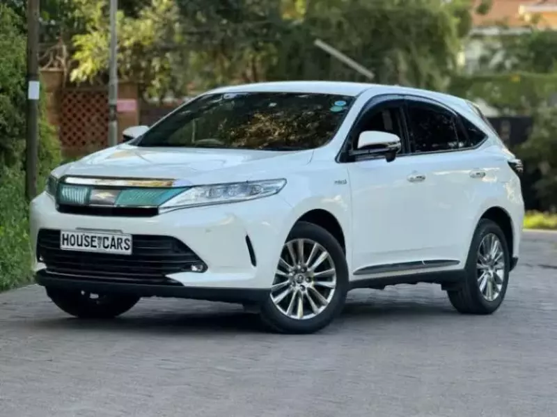 Toyota Harrier   - 2017