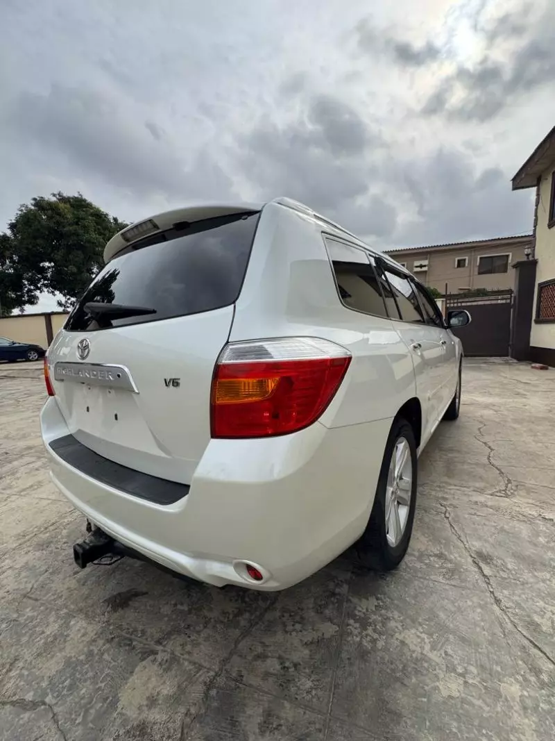 Toyota Highlander   - 2009