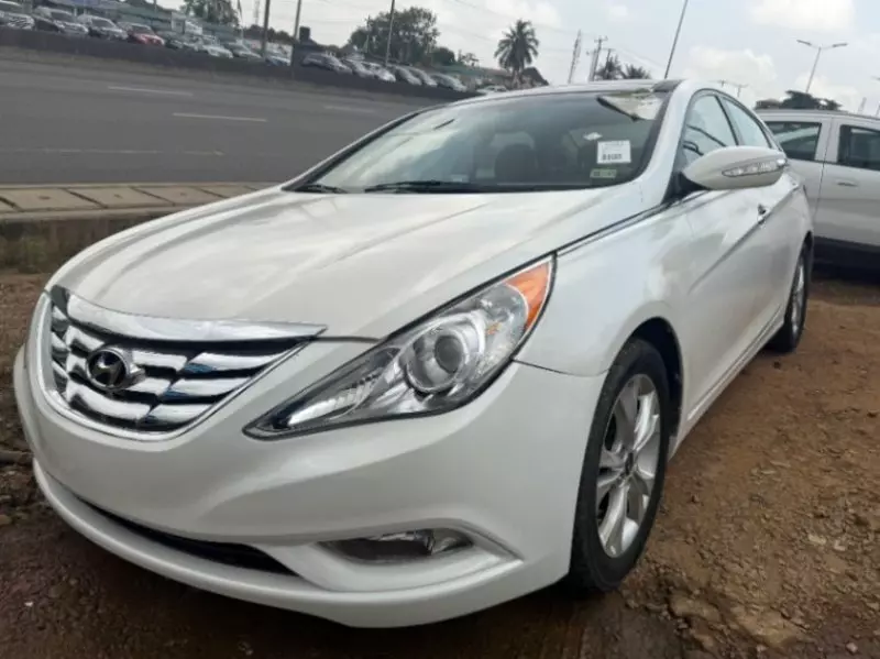 Hyundai Sonata - 2013