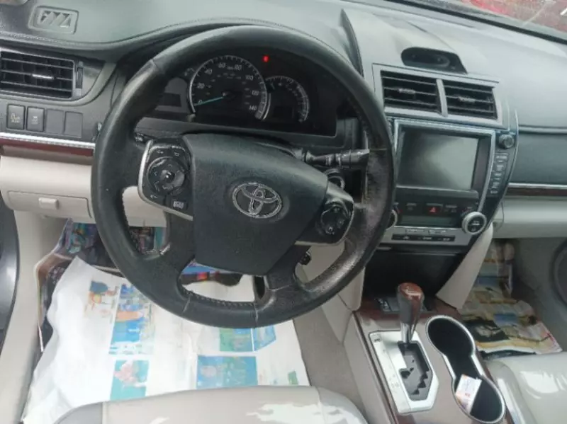 Toyota camry   - 2013