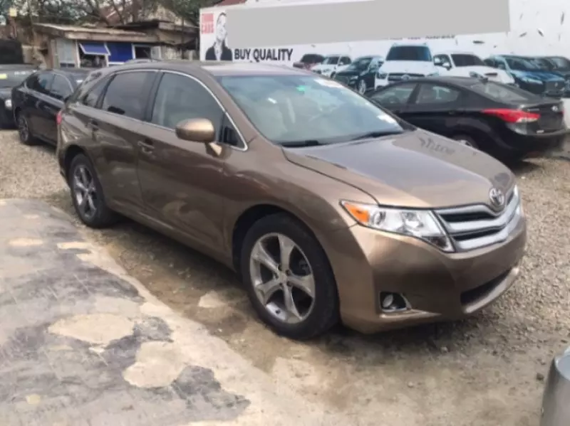 Toyota Venza   - 2011