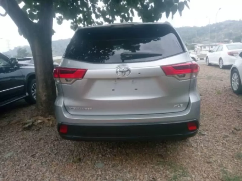 Toyota Highlander   - 2017