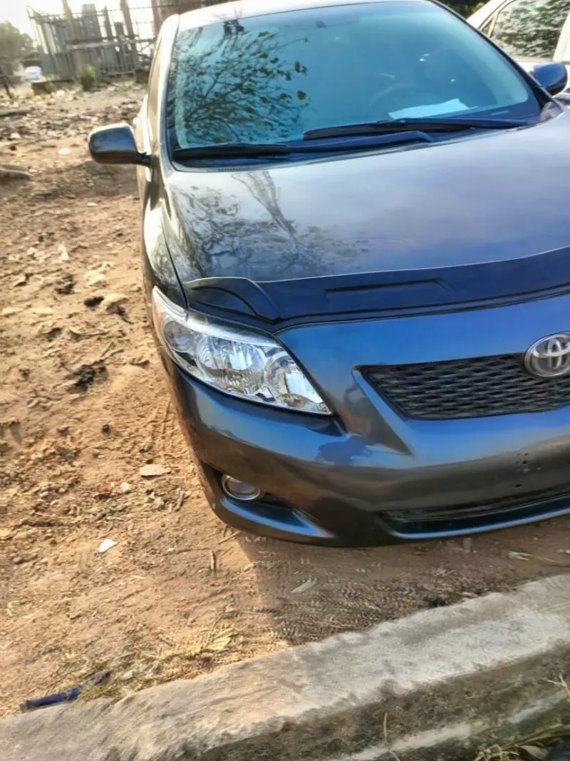 Toyota Corolla   - 2010