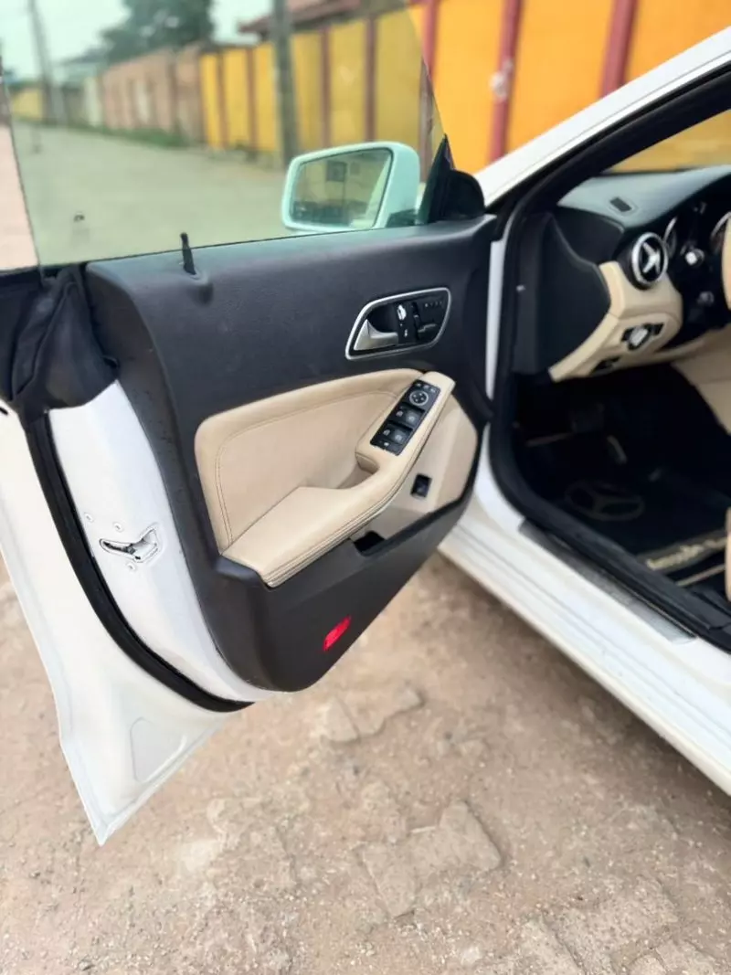 Mercedes-Benz CLA 250   - 2015