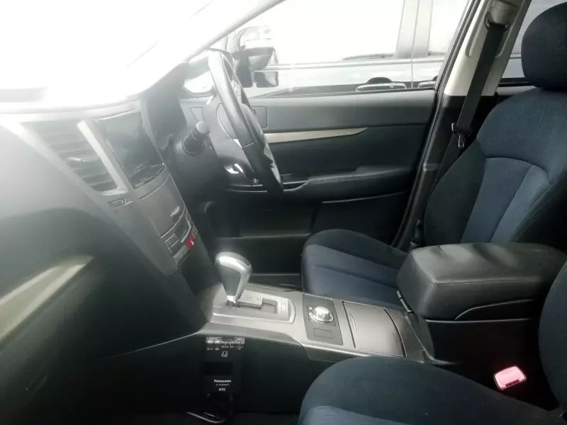 Subaru Outback   - 2012