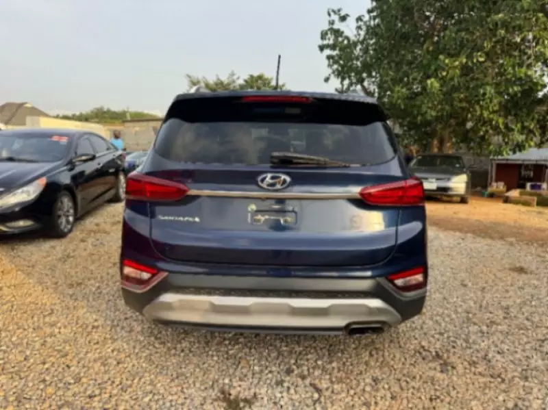 Hyundai Santa Fe   - 2020