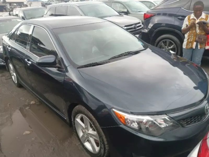 Toyota camry   - 2014