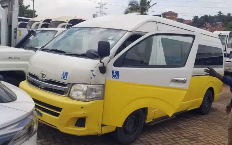 Toyota Hiace (High Roof)   - 2010
