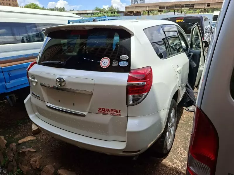 Toyota Vanguard    - 2012