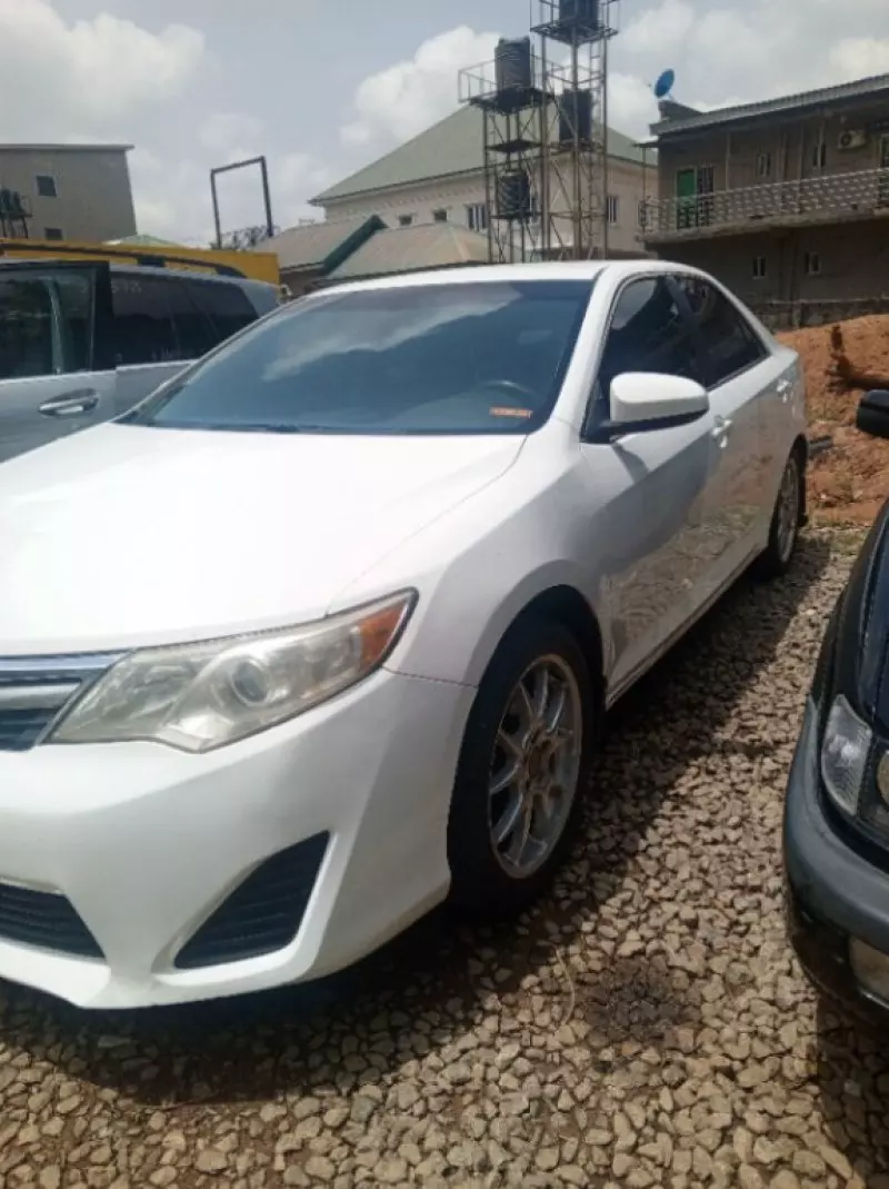 Toyota Camry   - 2012