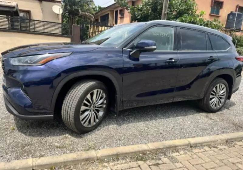 Toyota Grand Highlander   - 2021