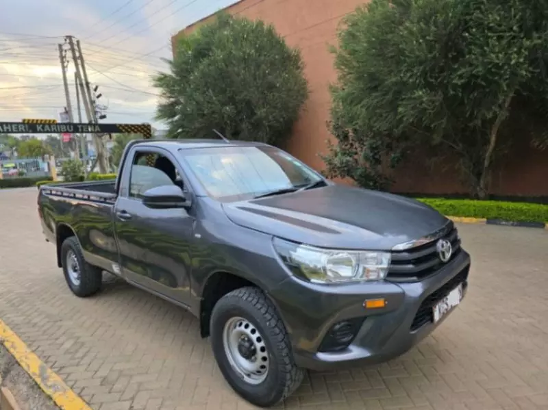 Toyota Hilux   - 2018
