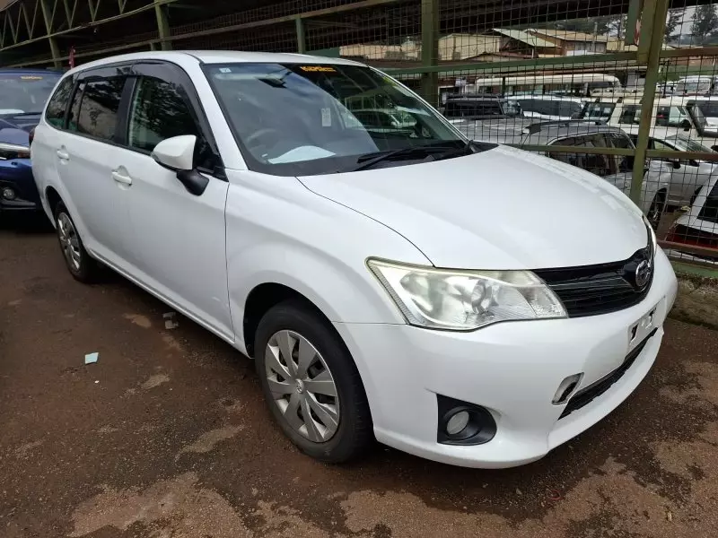 Toyota Fielder    - 2013