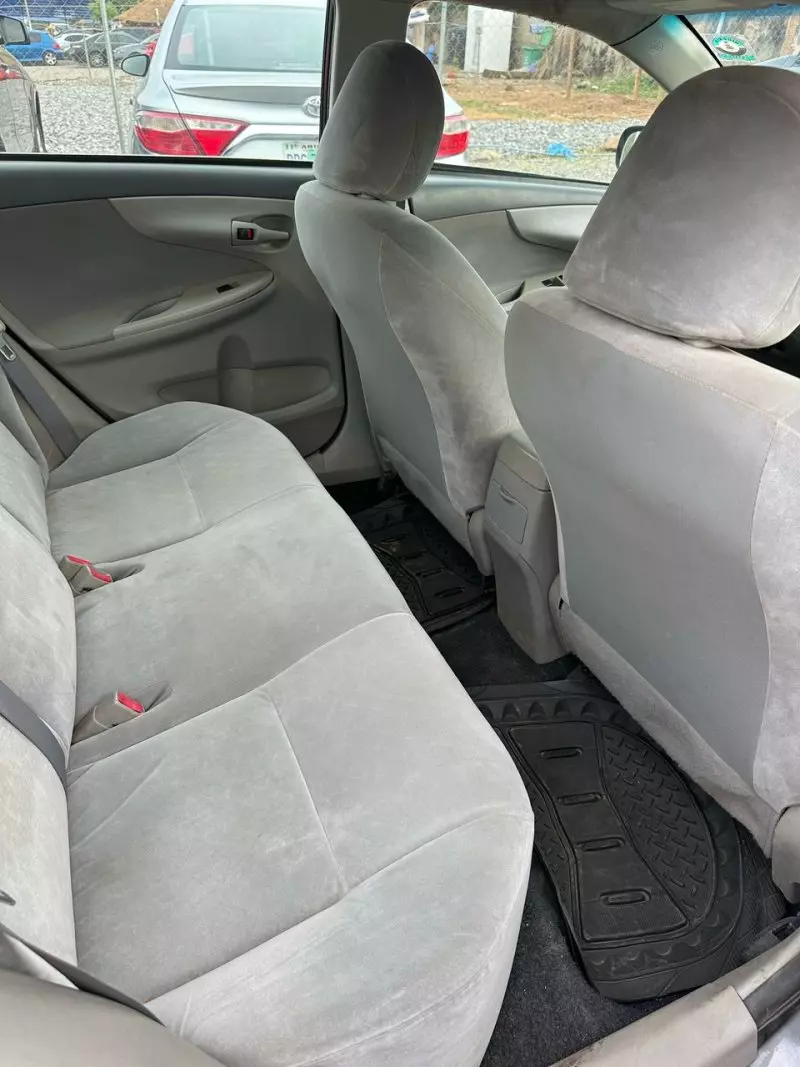 Toyota Corolla   - 2009
