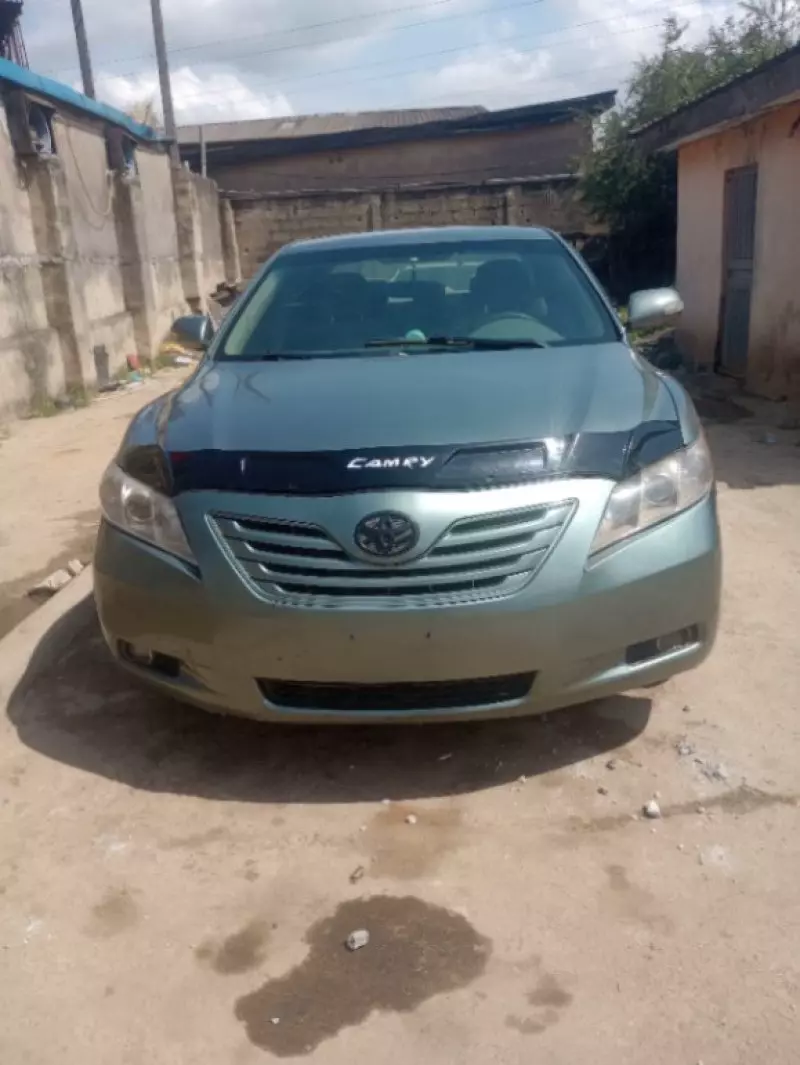 Toyota Camry   - 2008
