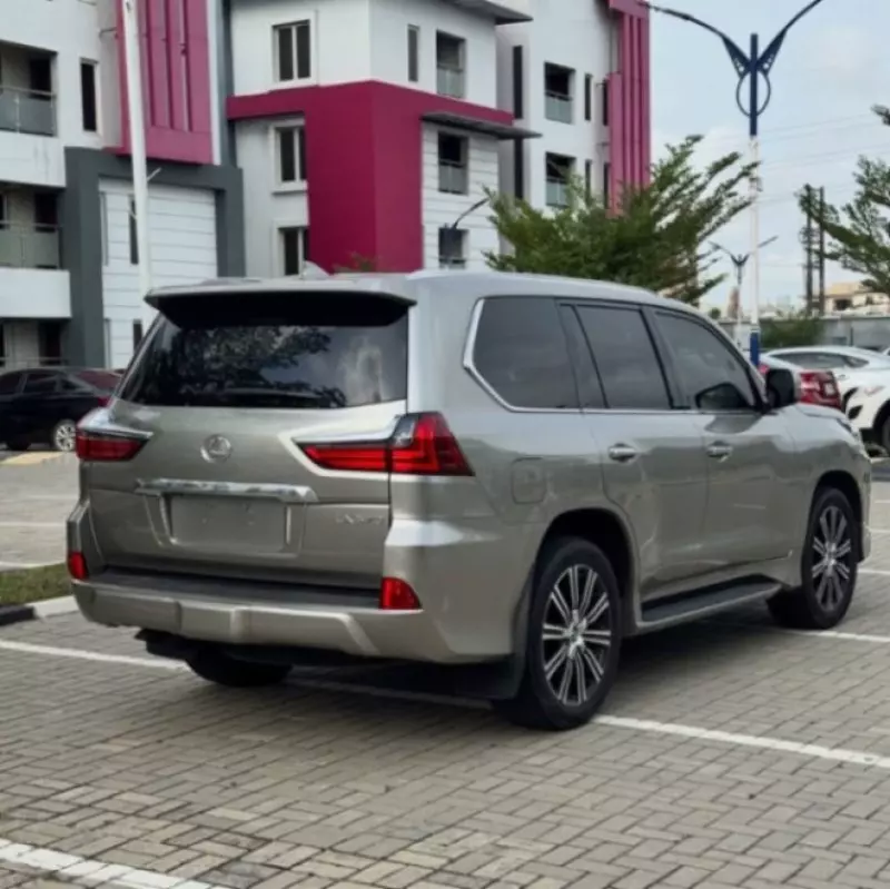 Lexus LX   - 2018