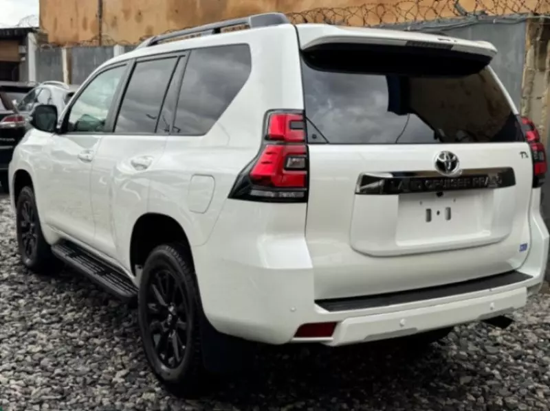 Toyota Landcruiser Prado   - 2022