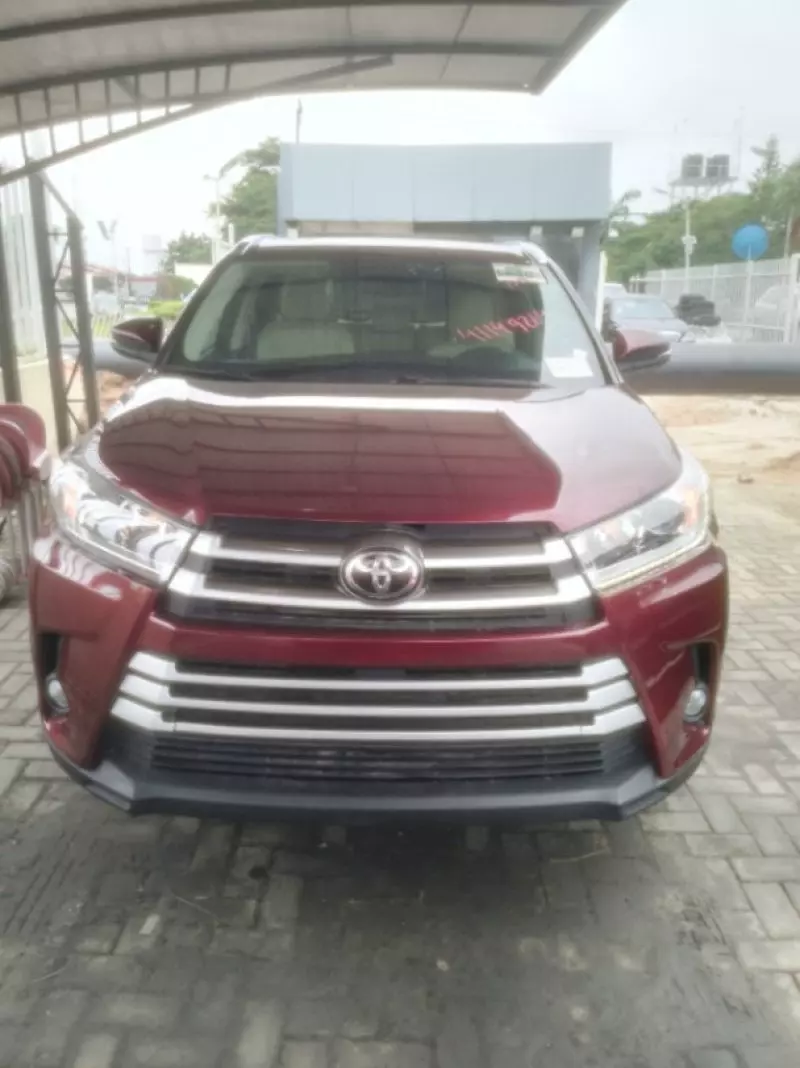 Toyota Highlander   - 2016