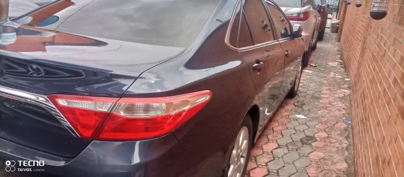 Toyota camry   - 2016
