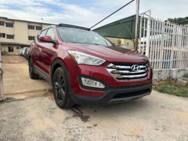 Hyundai Santa Fe   - 2013