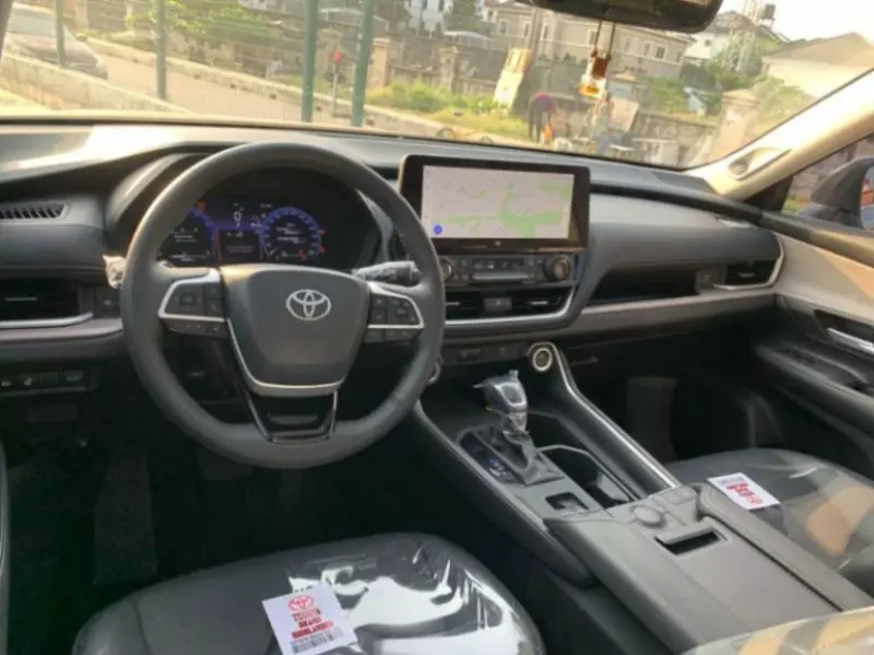 Toyota Grand Highlander   - 2024