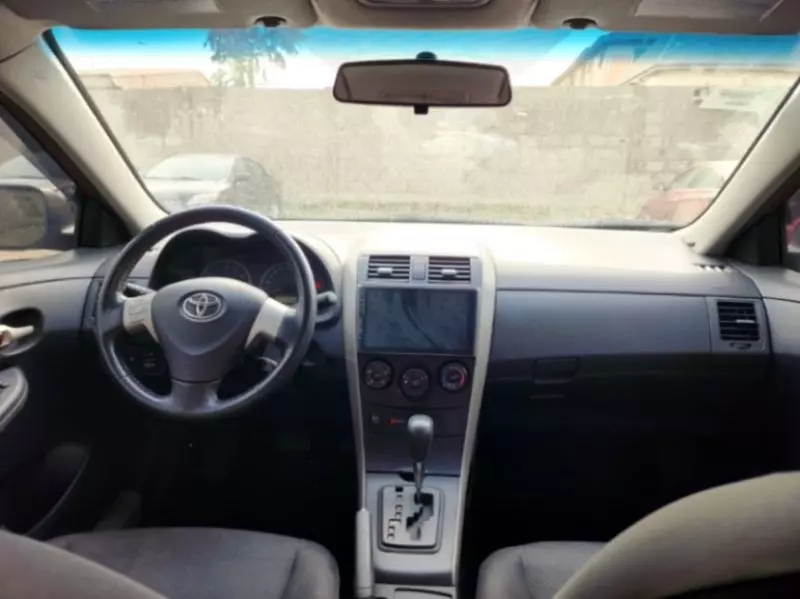 Toyota Corolla   - 2010