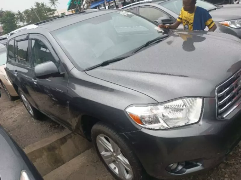 Toyota Highlander   - 2010