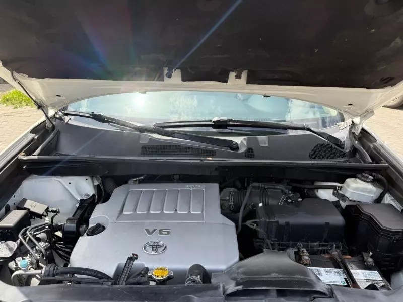 Toyota Highlander   - 2012