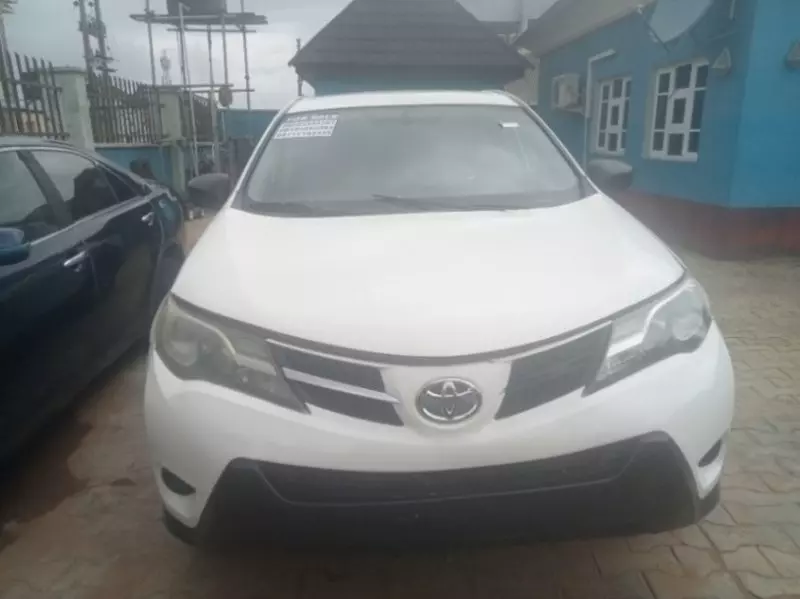 Toyota RAV4   - 2015