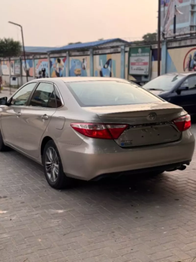 Toyota Camry   - 2016