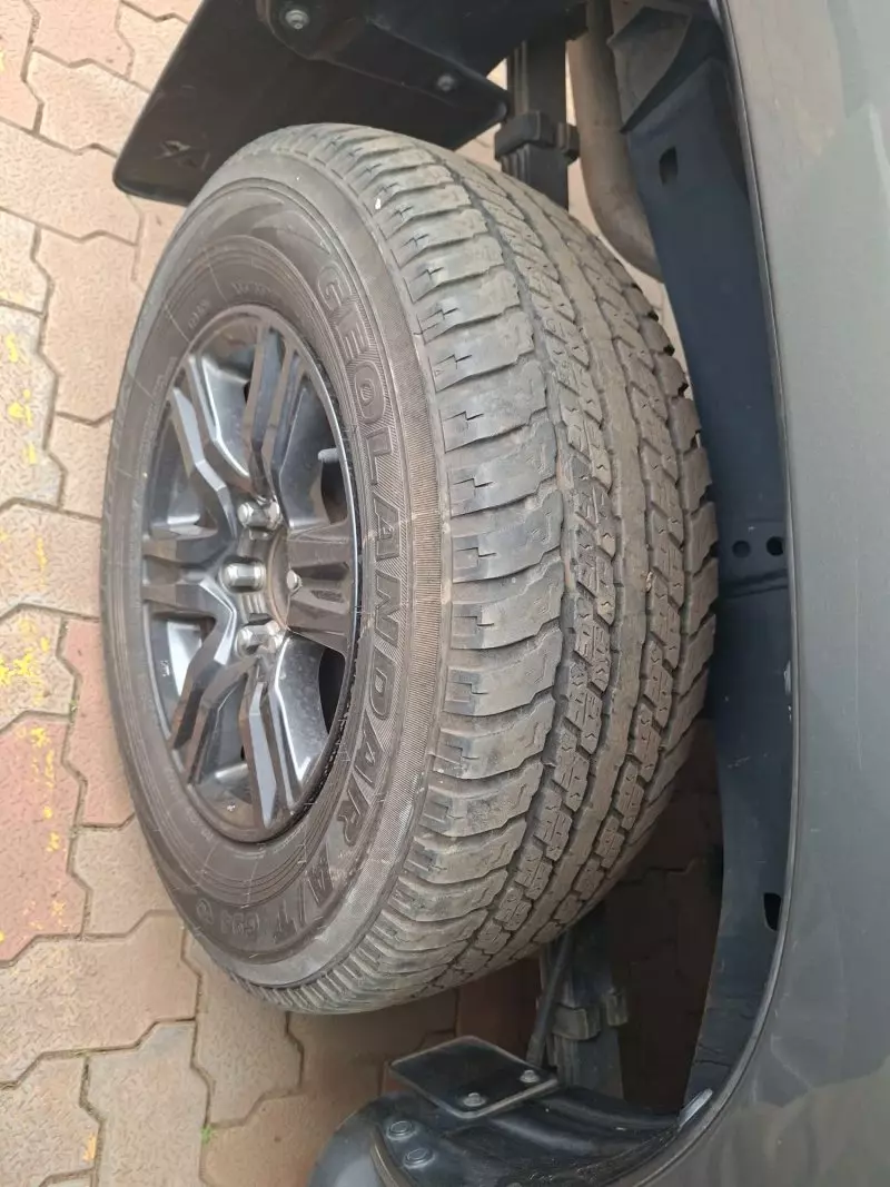 Toyota Hilux   - 2022