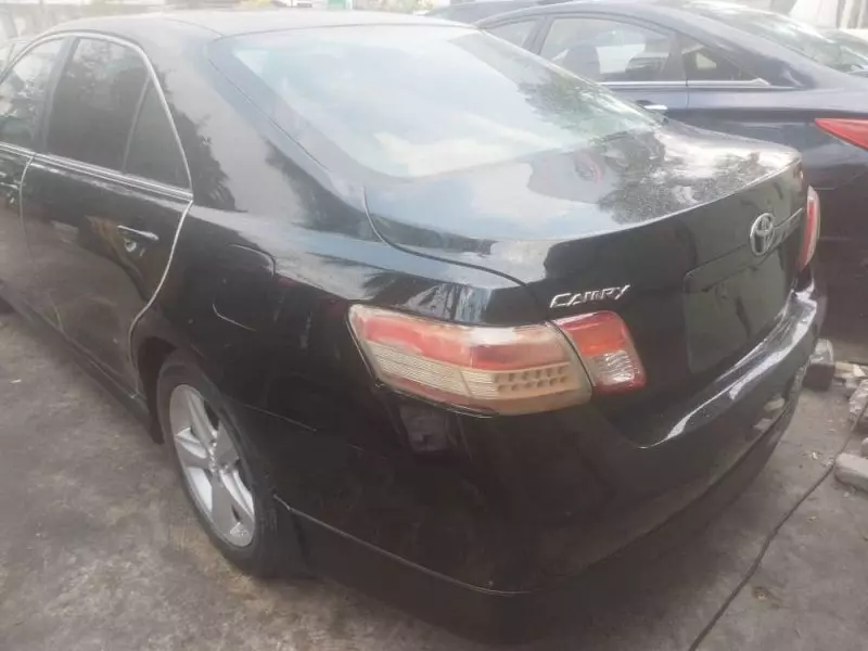 Toyota Camry   - 2009