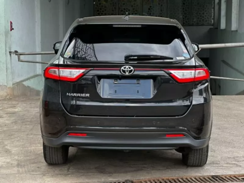 Toyota Harrier   - 2020
