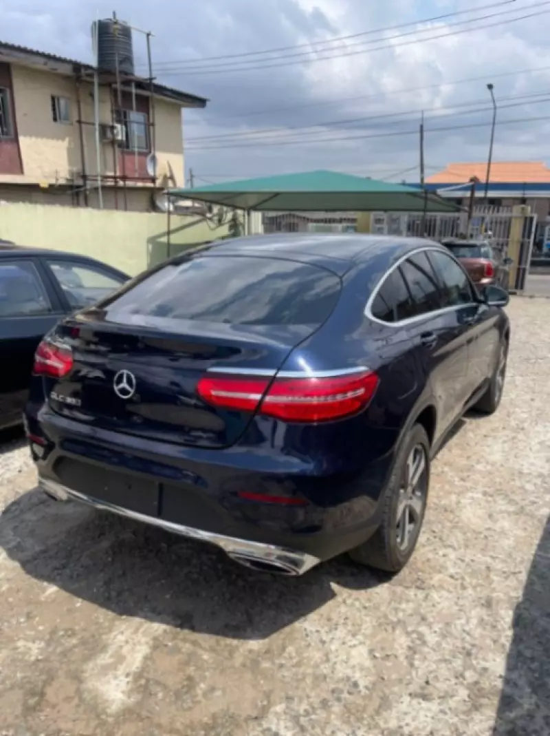 Mercedes-Benz GLC 300   - 2017