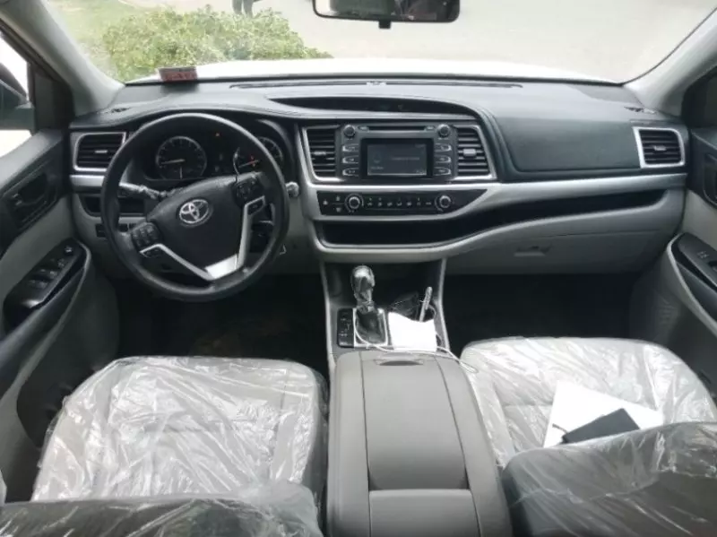 Toyota Highlander   - 2017