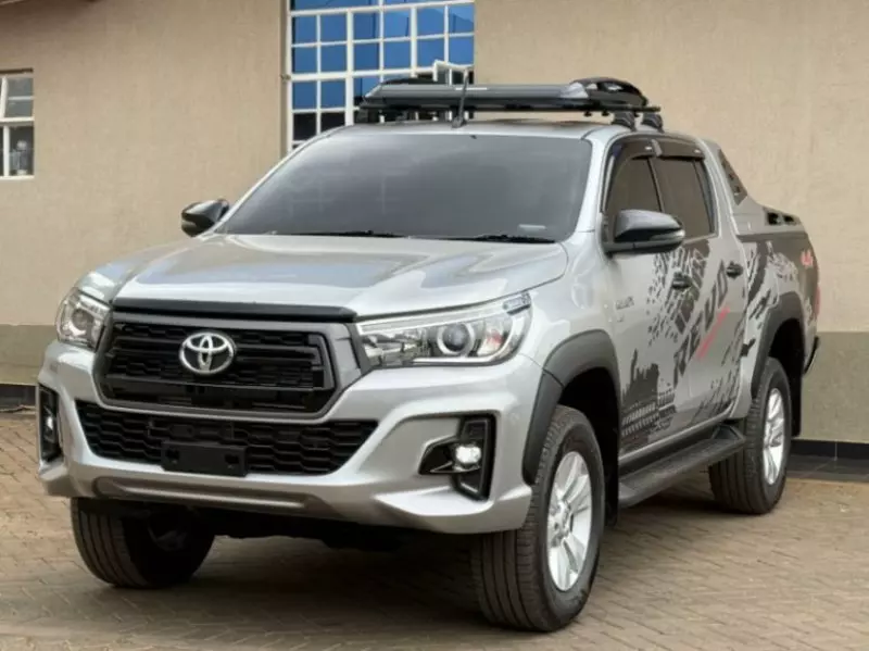 Toyota Hilux   - 2018