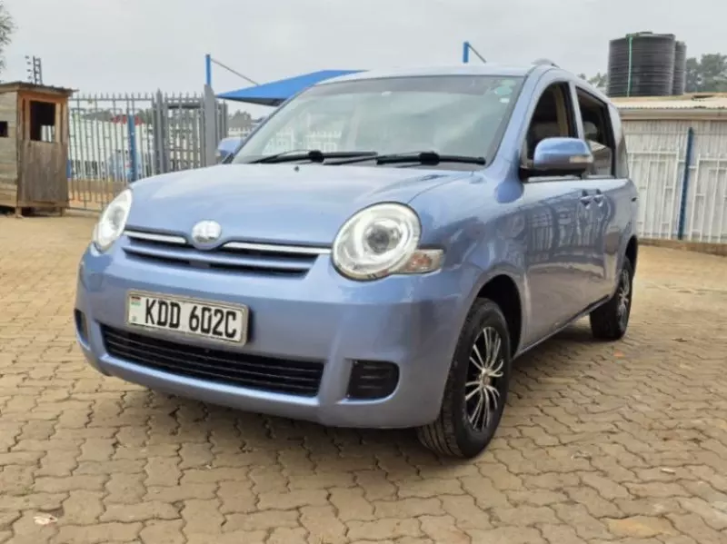Toyota Sienta   - 2014