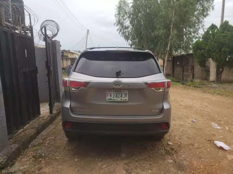 Toyota Highlander   -