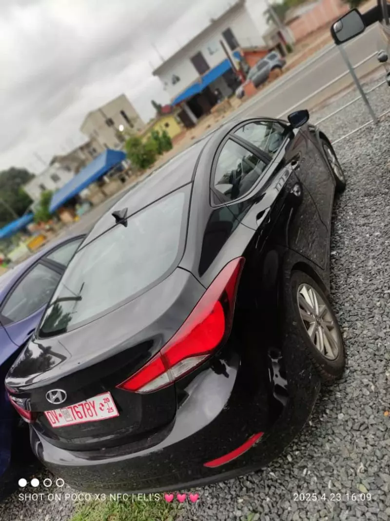 Hyundai Elantra   - 2015